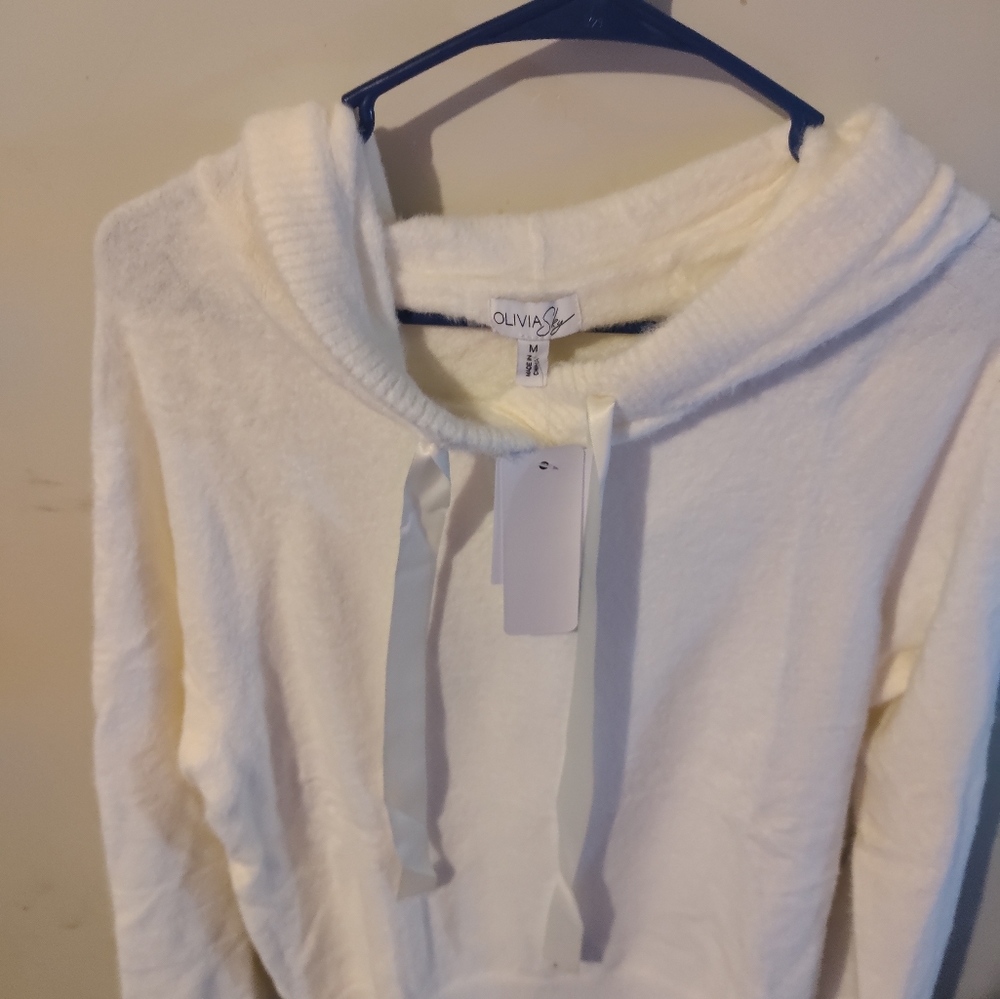 Olivia sky medium white sweater